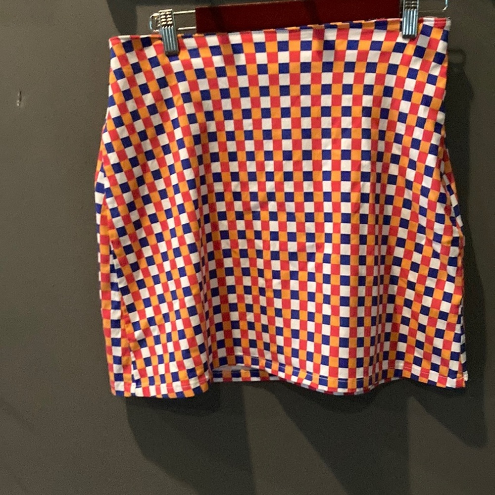 Social Tourist size medium Geometric patterned skirt excellent condition